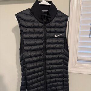 NWOT Ladies Nike Golf Quilted Puffer Vest